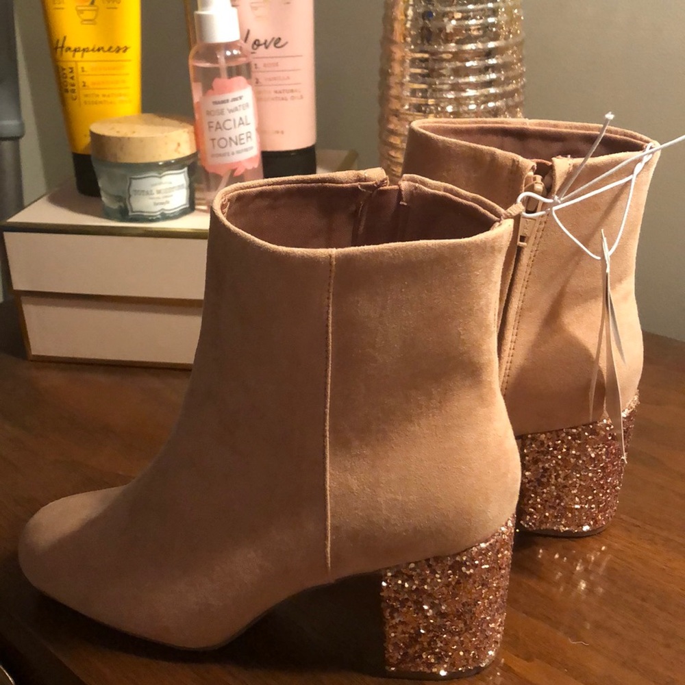 Old Navy NEW WORN mid calf rose gold suede booties